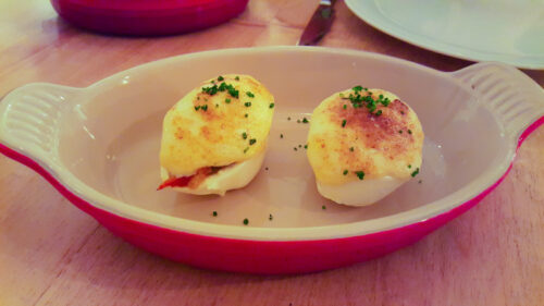 Mozzarella rellena de esgarraet gratinada con ajoaceite suave - Habitual