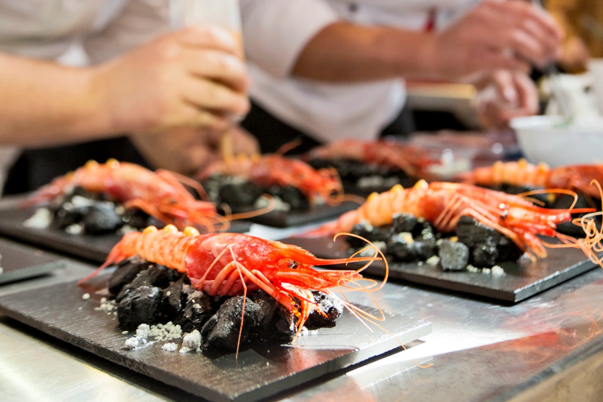 El 6º Concurso Internacional de Cocina Creativa de la Gamba Roja de Dénia ya tiene finalistas El 6.º Concurso Internacional de Cocina Creativa de la Gamba Roja de Dénia ya tiene finalistas
