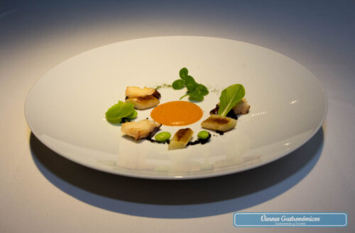 Raúl Resino Restaurante - Pulpo Polé, calcot, edamame, romesco, y migas negras