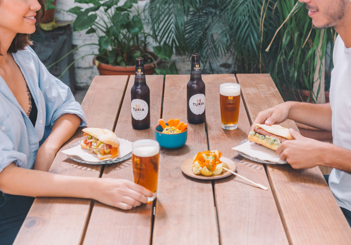 Cerveza Turia lleva ‘A la Taula’ la pataqueta de l’horta de València Cerveza Turia lleva ‘A la Taula’ la pataqueta de l’horta de València