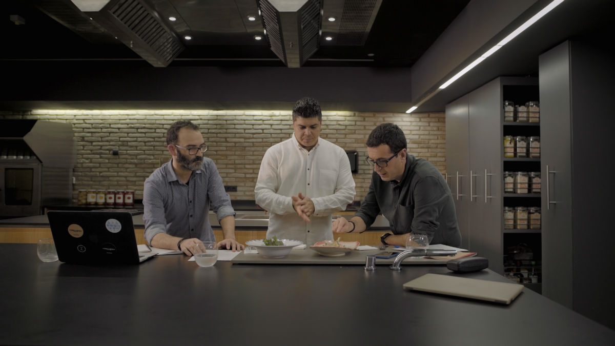 Cuineres i cuiners regresa a À Punt con un capítulo especial sobre la trayectoria de Ricard Camarena tras la concesión de la segunda estrella Michelin