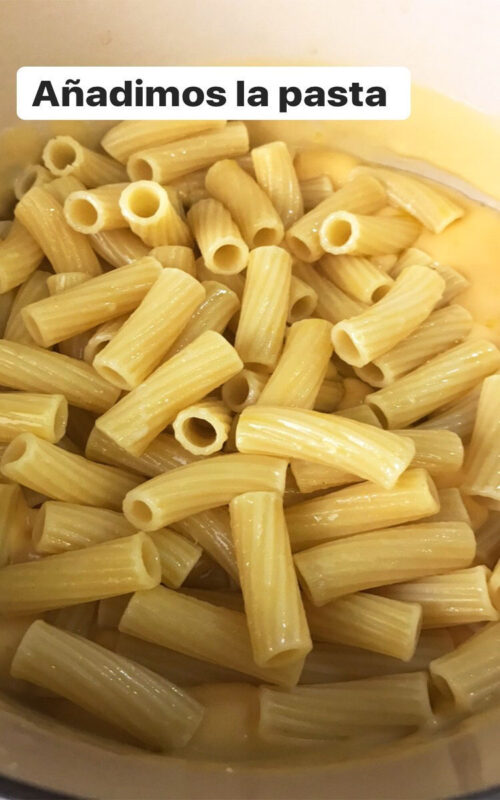 "Paso a paso" con Viernes Gastronómicos y Luis Asensio: receta de pasta con queso y chorizo