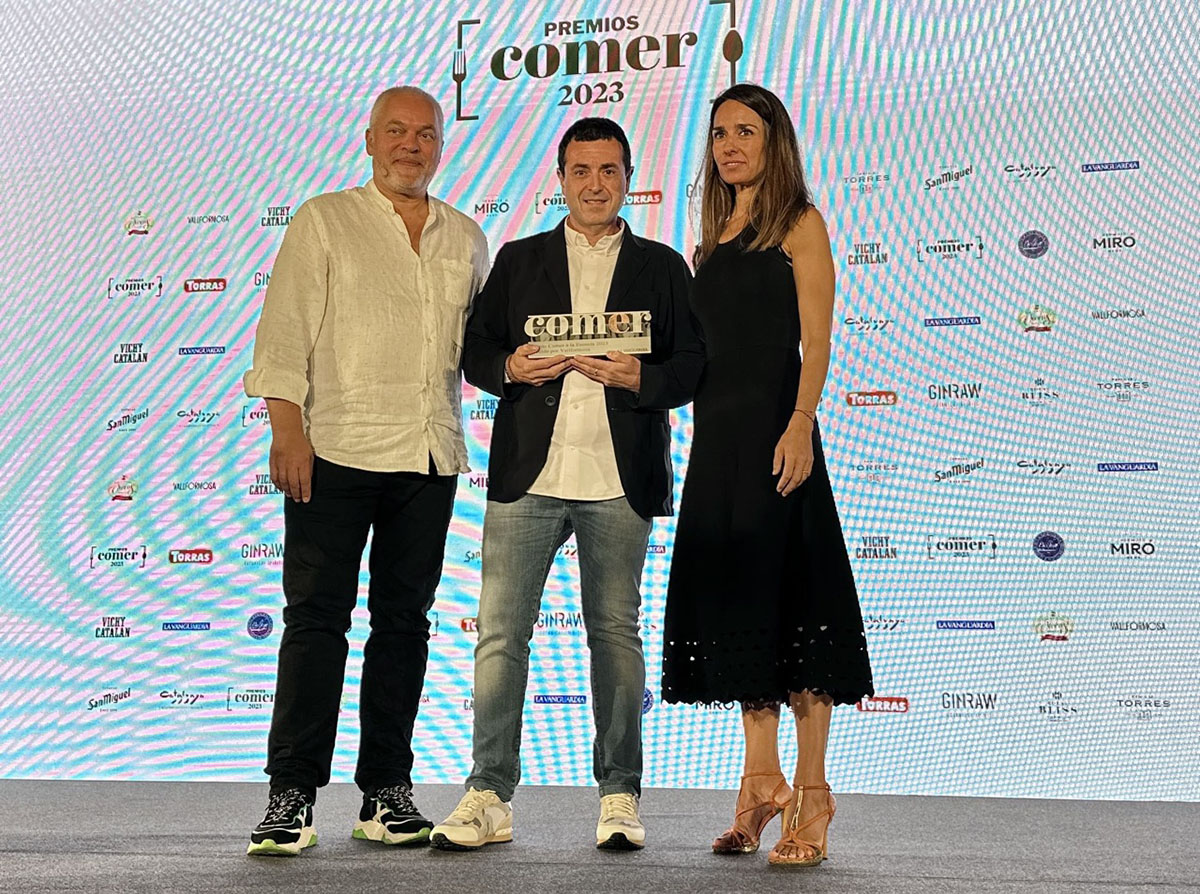 Ricard Camarena recibe el ‘Premio Esencia’ en los “Premios Comer”